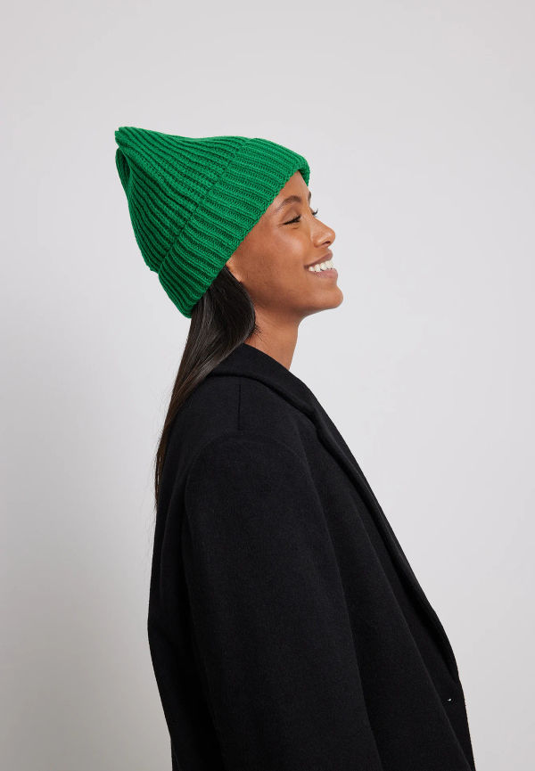 NA-KD Accessories Återvunnen stickad basbeanie - Green