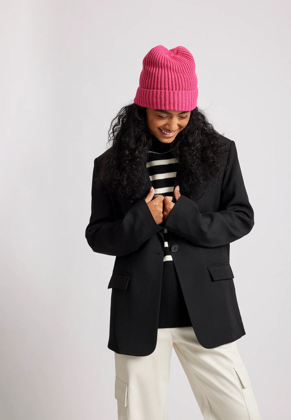 NA-KD Accessories Återvunnen stickad basbeanie - Pink