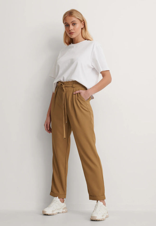 NA-KD Avsmalnande Byxor - Brown