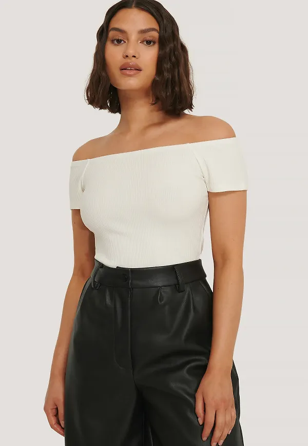 NA-KD Basic Kortärmad Offshouldertopp - Offwhite