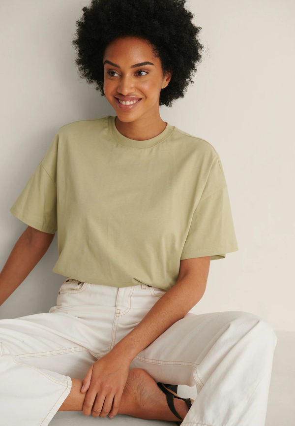 NA-KD Basic Oversize T-shirt med 3/4-ärm - Green