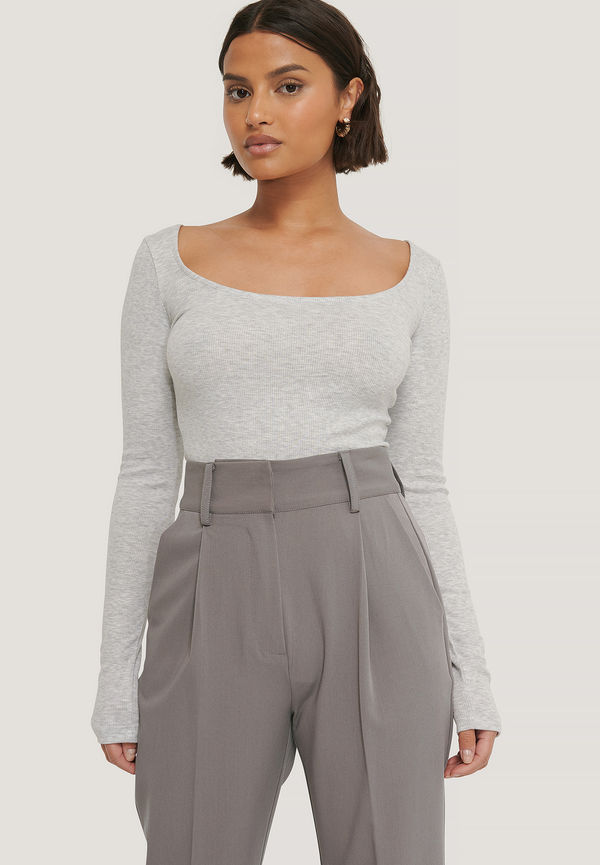 NA-KD Basic Ribbad Topp Med Djup Rund Halsringning - Grey