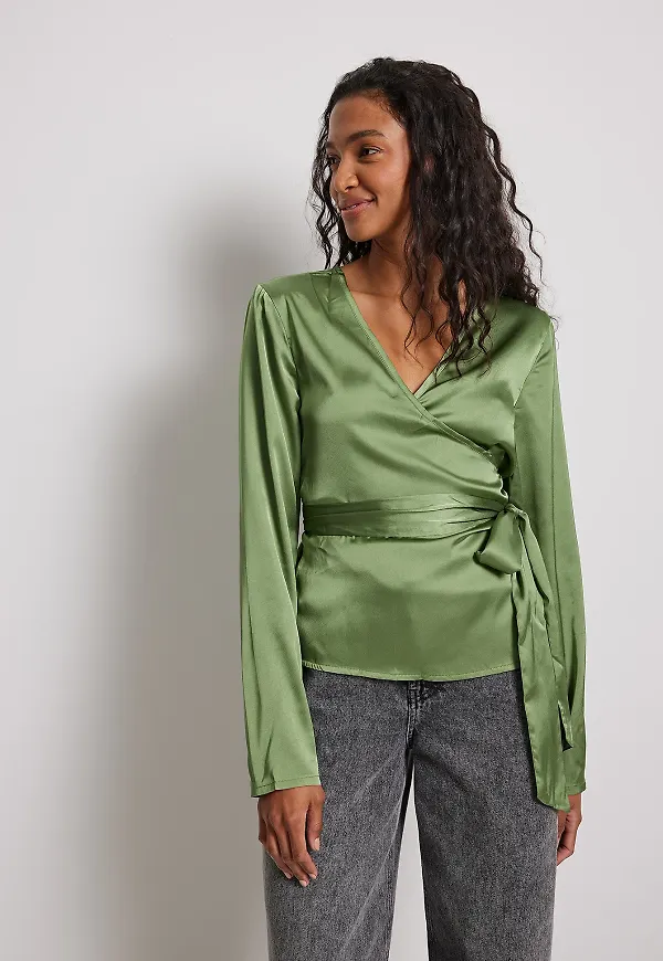 NA-KD Blus med omlott fram - Green