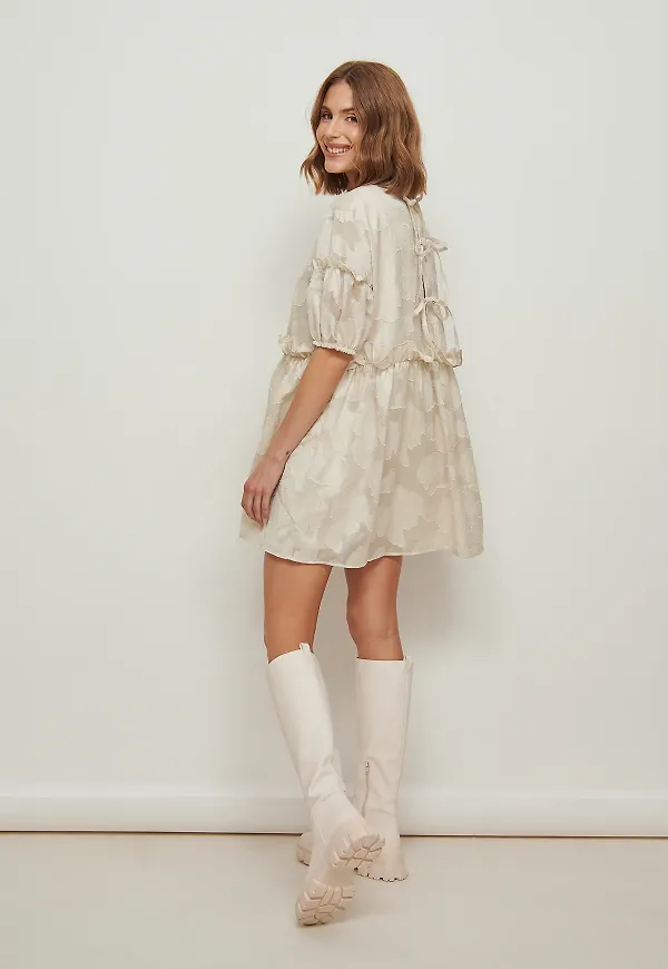 NA-KD Boho Blommig Miniklänning Med Knyt I Jacquard - Offwhite