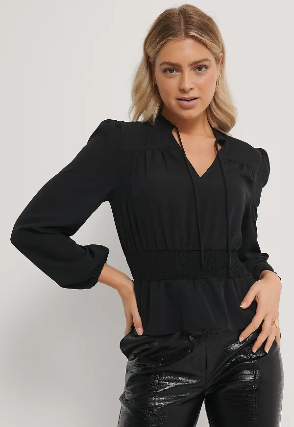 NA-KD Boho Blus Med V-Ringning - Black