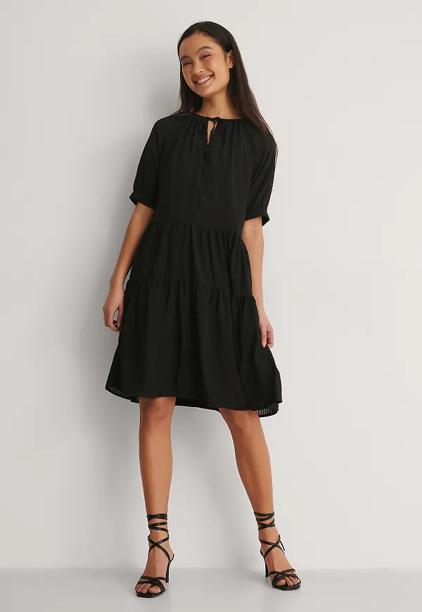 NA-KD Boho V-Ringad Miniklänning - Black