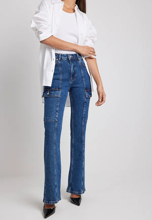NA-KD Bootcut denim med fickdetalj - Blue