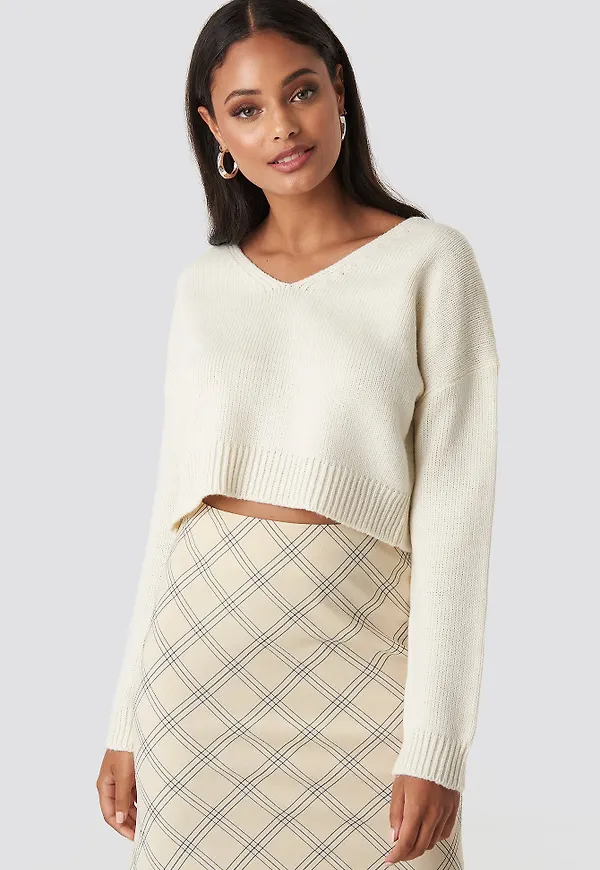NA-KD Cropped V-neck Knitted Sweater - White