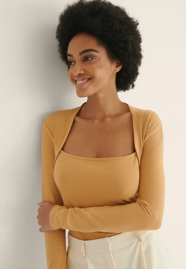 NA-KD Ekologisk jersey-topp i boleromodell - Beige