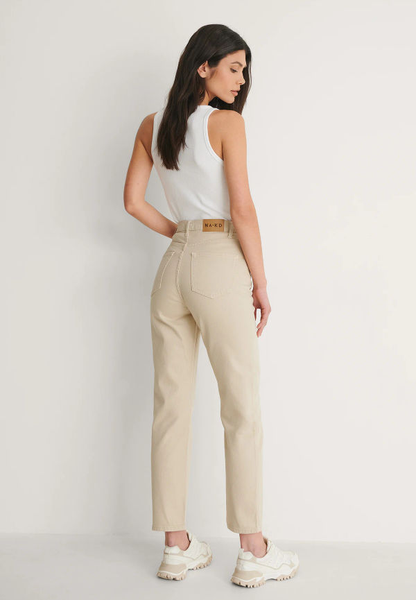 NA-KD Ekologiska Raka jeans med hög midja - Beige