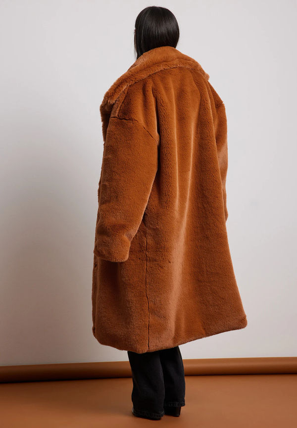 NA-KD Kappa med fuskpäls och hög hals - Orange