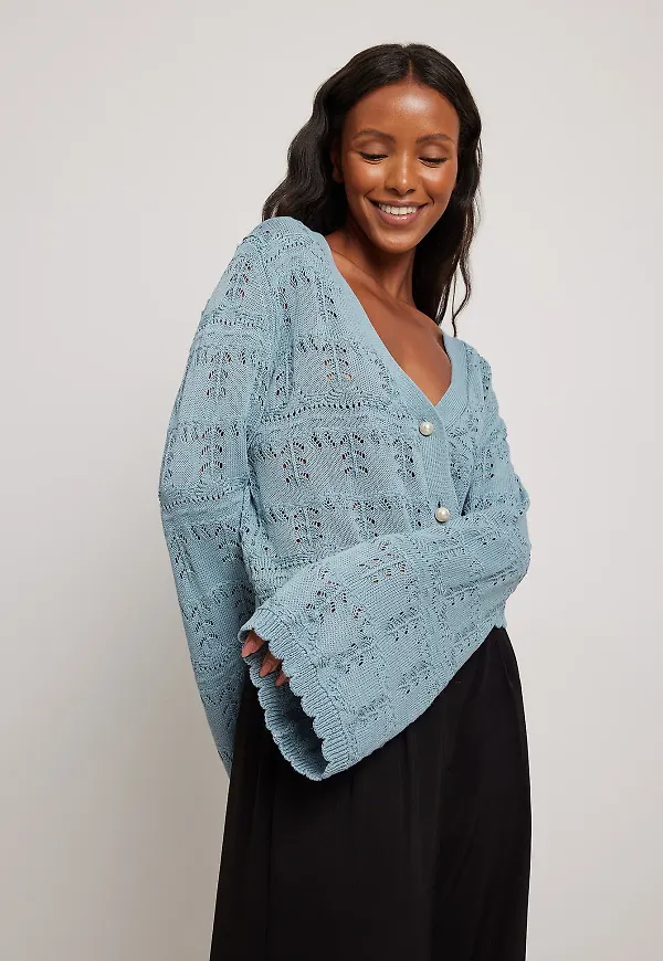 NA-KD Kort stickad cardigan - Blue