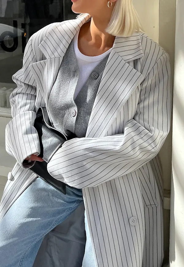 NA-KD Kritstrecksrandig maxikappa - Stripe