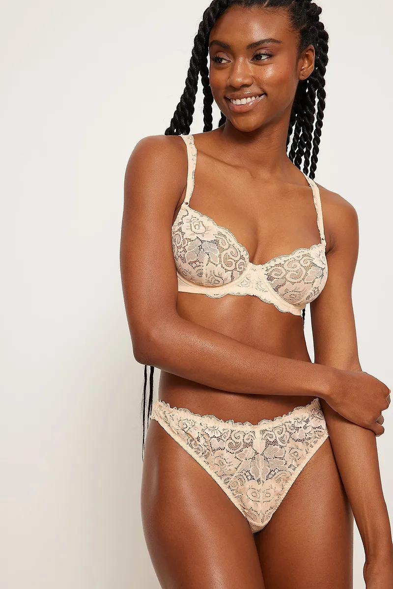 NA-KD Lingerie Trosor med spets och hög skärning - Beige