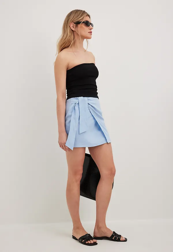 NA-KD Mini omlottkjol i linneblandning - Blue