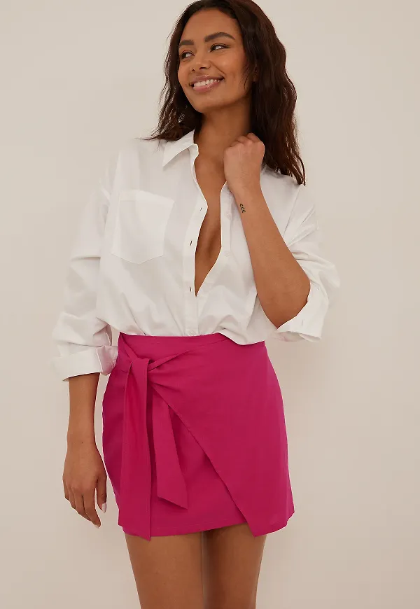 NA-KD Mini omlottkjol i linneblandning - Pink