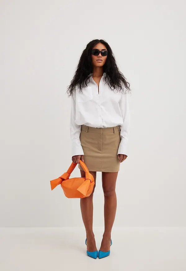 NA-KD Minikjol med mellanhög midja - Beige