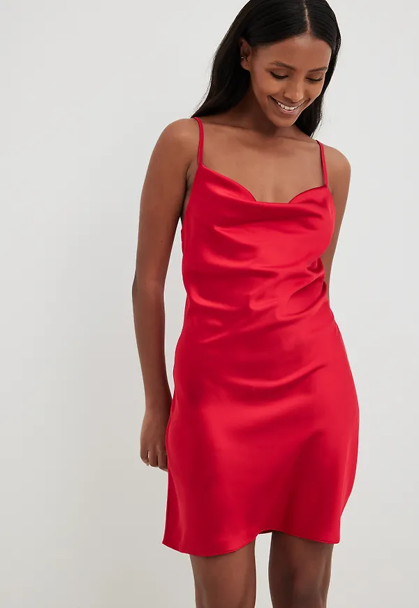 NA-KD Miniklänning i satin - Red