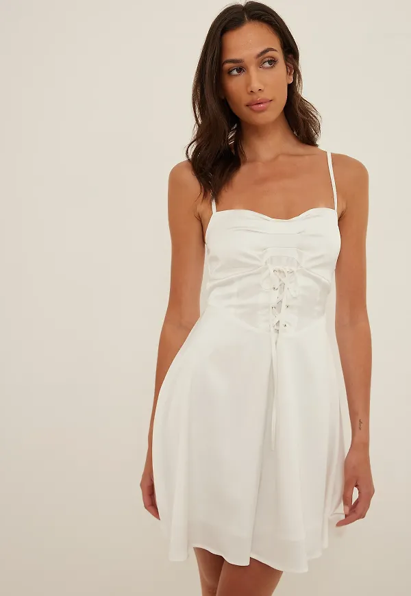 NA-KD Miniklänning i satin - White