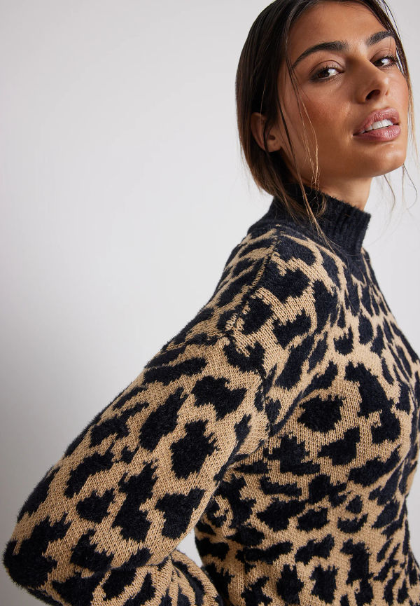 NA-KD Oversizetröja i mönsterstickning - Leopard