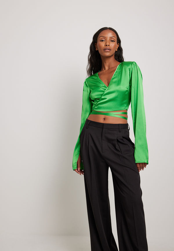 NA-KD Party Blus med lång ärm - Green