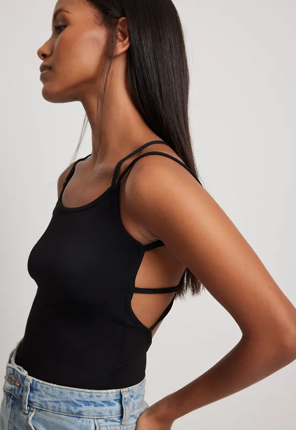 NA-KD Party Body med detaljer - Black