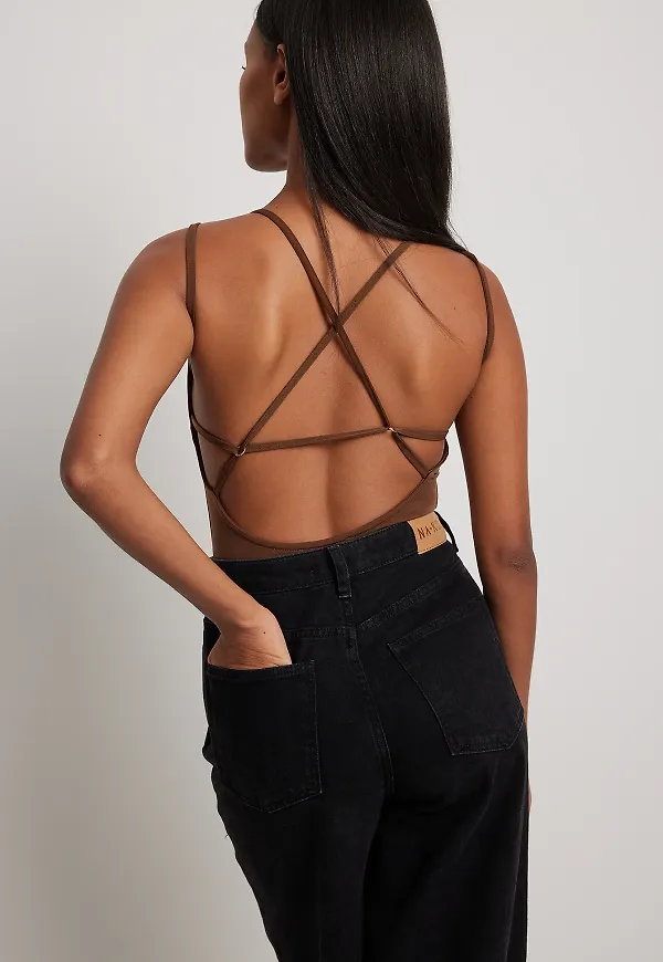 NA-KD Party Body med detaljer - Brown