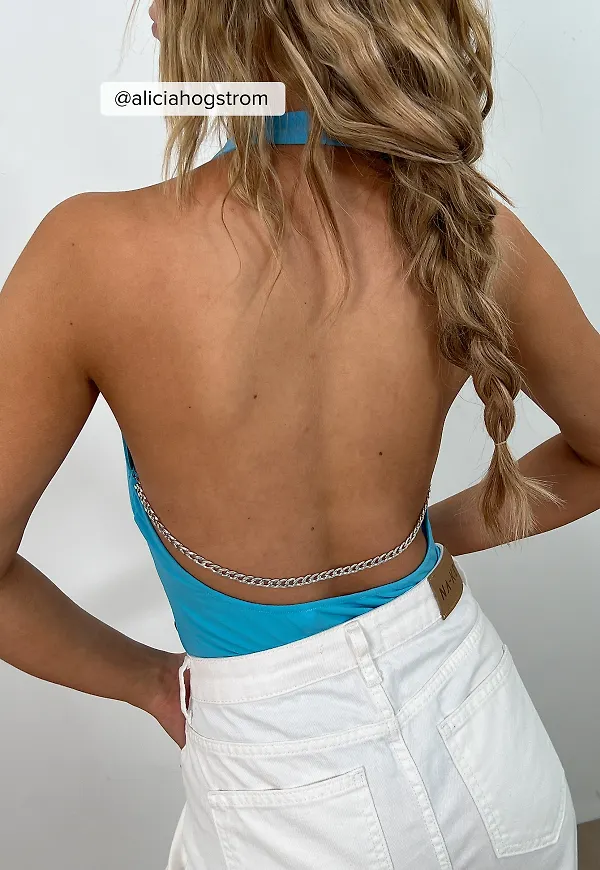 NA-KD Party Body med kedjedetaljer - Blue
