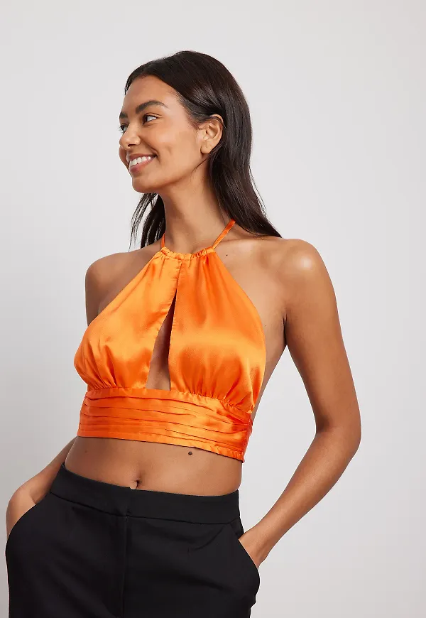 NA-KD Party Draperad topp i satin med halterneck - Orange