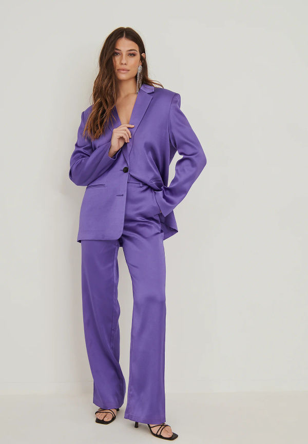 NA-KD Party Kostymbyxor i satin - Purple