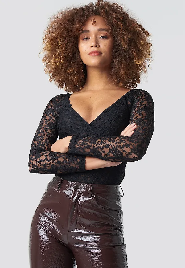 NA-KD Party Overlap Lace Top - Black