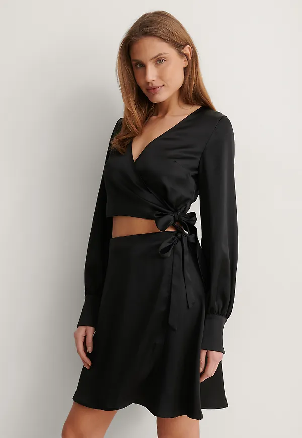 NA-KD Party Satinblus - Black