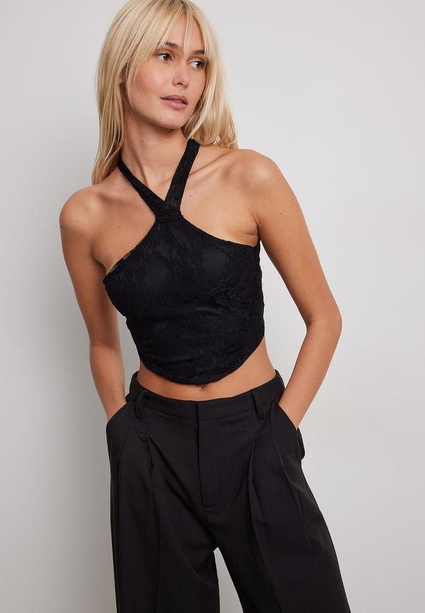 NA-KD Party Topp med halterneck och spets - Black