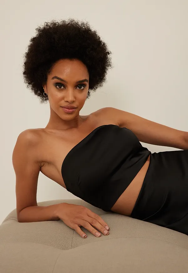 NA-KD Party Tubtopp i satin - Black