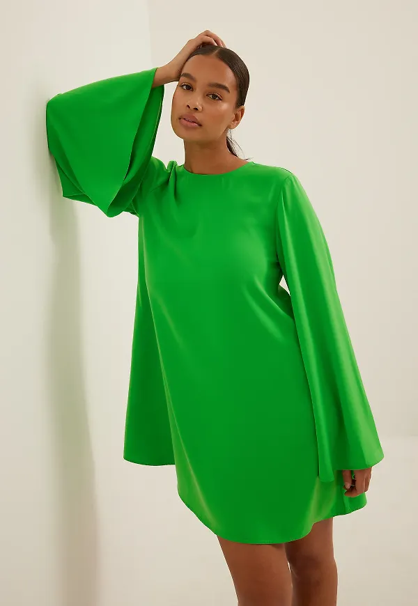 NA-KD Party Wide Mini Dress - Green