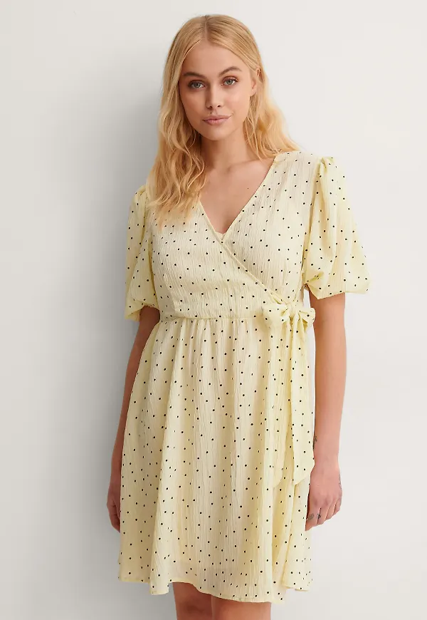 NA-KD Prickig Klänning - Dotted
