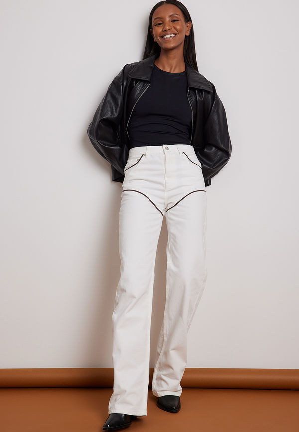 NA-KD Rak denim med kontrastsöm - White