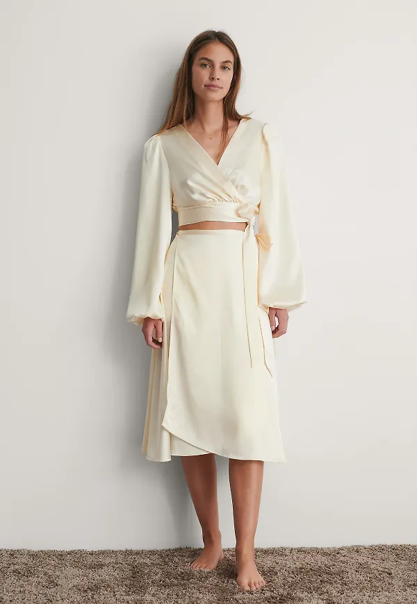 NA-KD Reborn Satinkjol - Offwhite