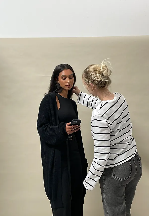 NA-KD Recycled stickad oversize kofta i medellängd - Black
