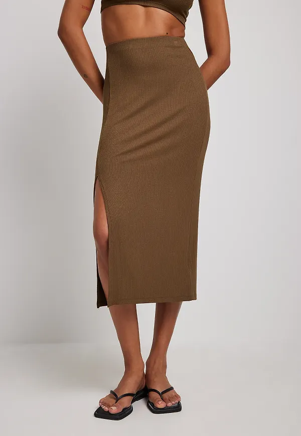 NA-KD Ribbad midikjol med slits - Brown