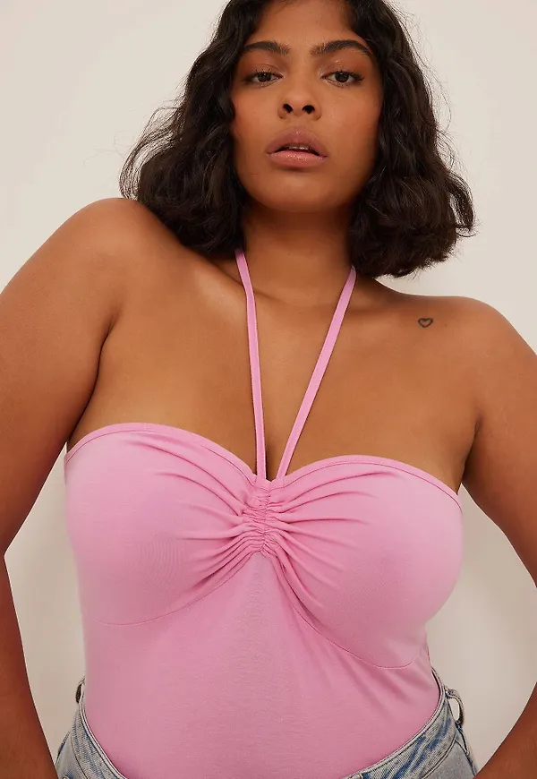 NA-KD Rychad singlet med halterneck - Pink