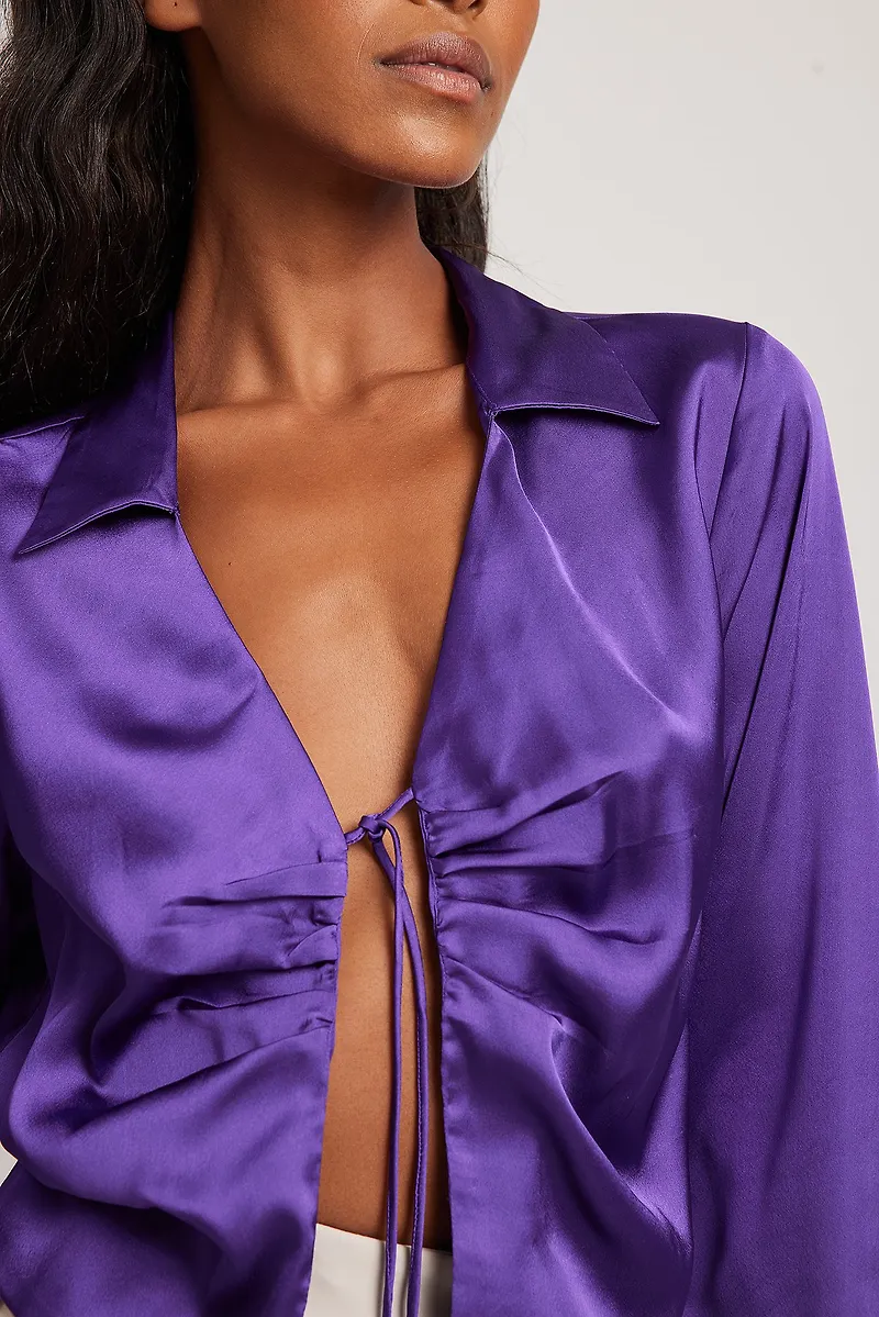 NA-KD Satinblus med lång ärm och knyt fram - Purple