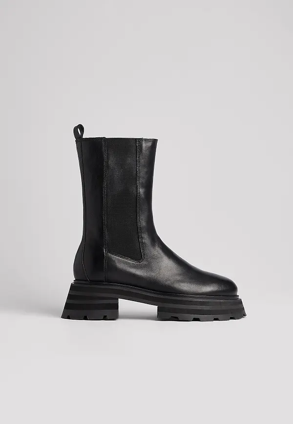 NA-KD Shoes Chelsea boots i läder med tung profilsula - Black