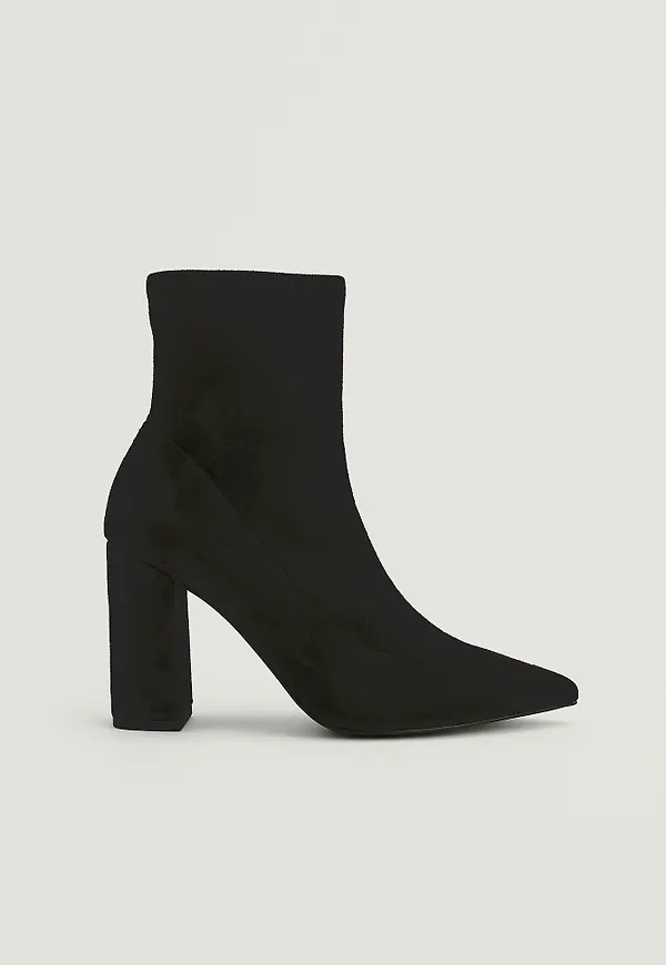 NA-KD Shoes Fuskmockaboots med blockklackar - Black