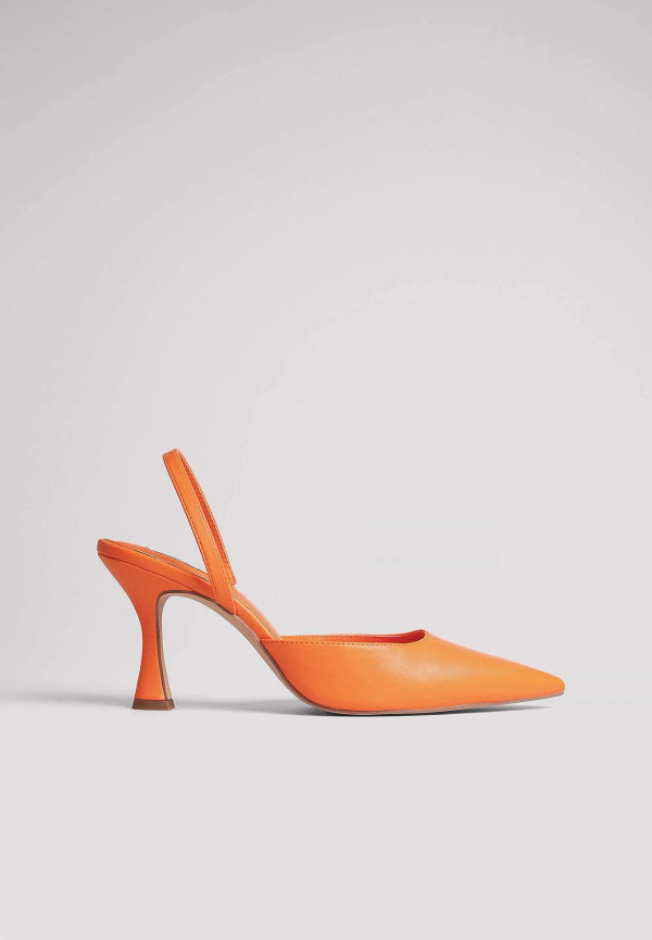 NA-KD Shoes Tunna timglasformade pumps med slingback-spänne - Orange