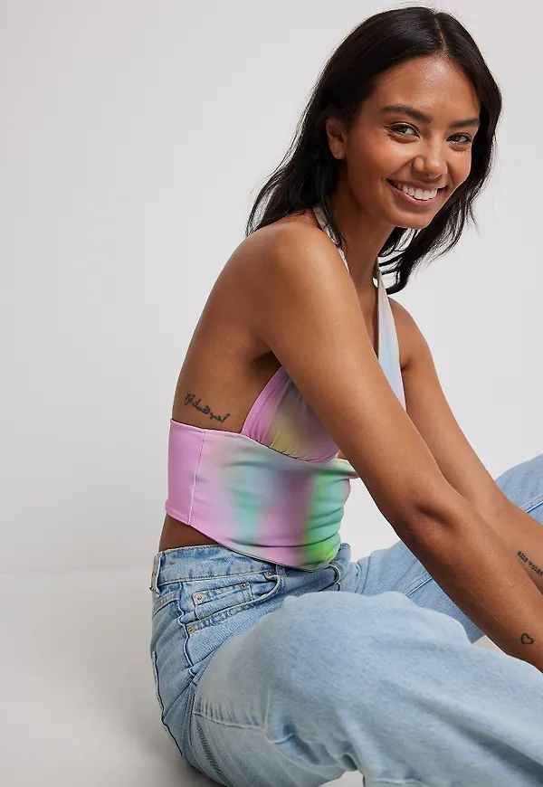 NA-KD Spetsig topp med halterneck - Multicolor