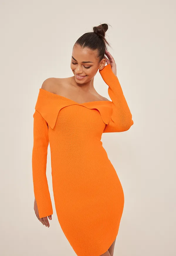 NA-KD Stickad off-shoulder miniklänning - Orange
