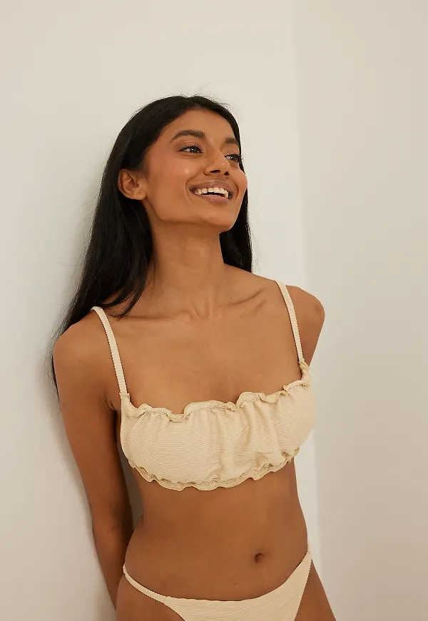 NA-KD Swimwear Bandeaubikini-överdel - Beige