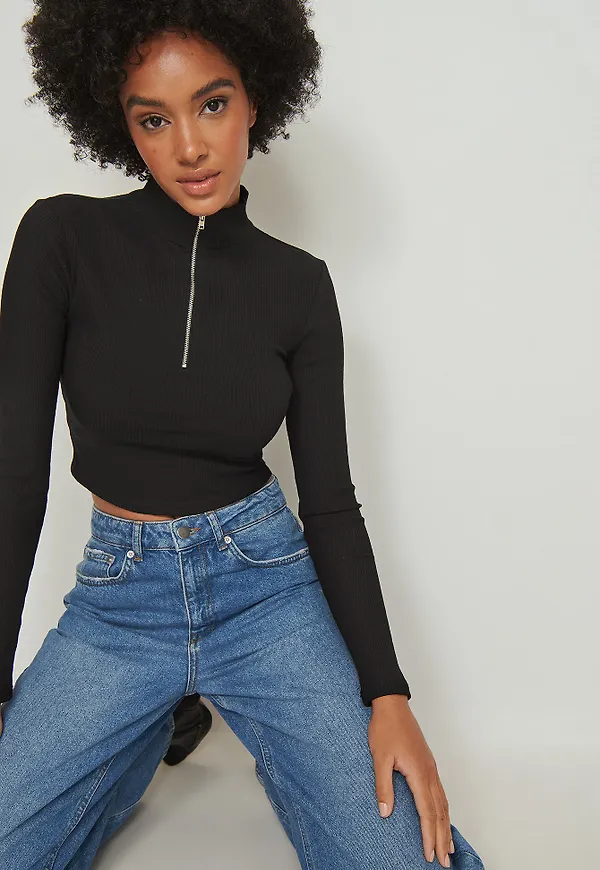 NA-KD Topp med hög hals - Black