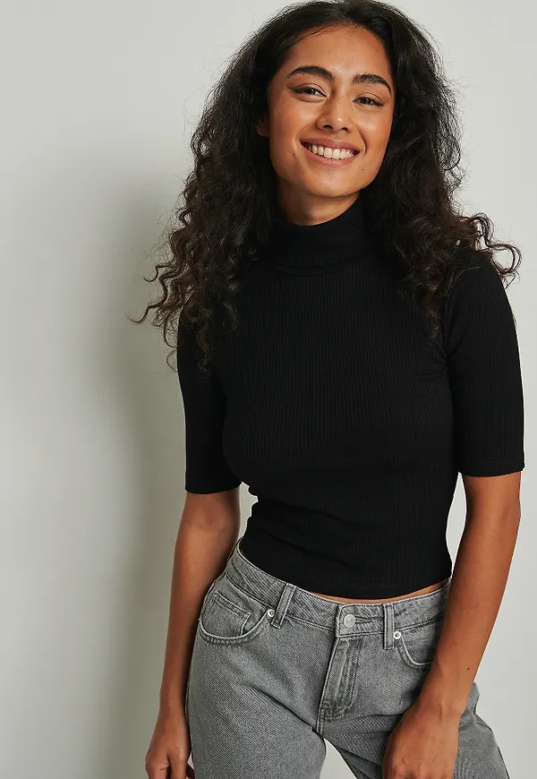 NA-KD Topp med roll-neck - Black